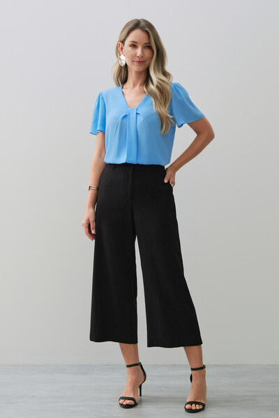 FotoBlusa Decote V Pregas Laço