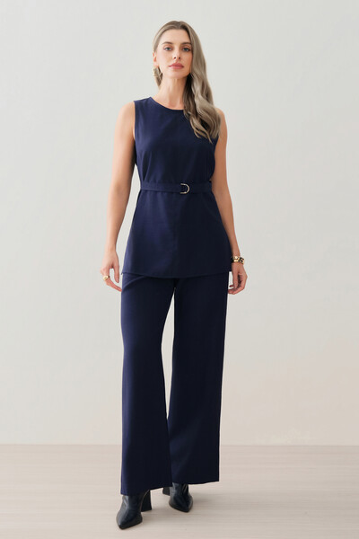 Foto Conjunto de Alfaiataria de Regata Recorte Cinto Fivela