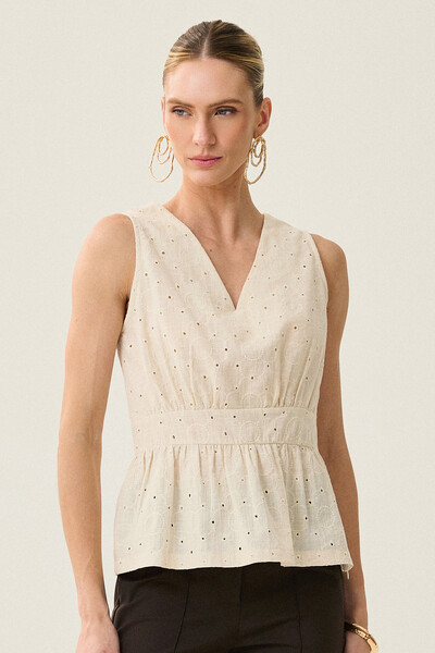 Foto Regata de Laise de Algodão Acinturada Recorte Decote V