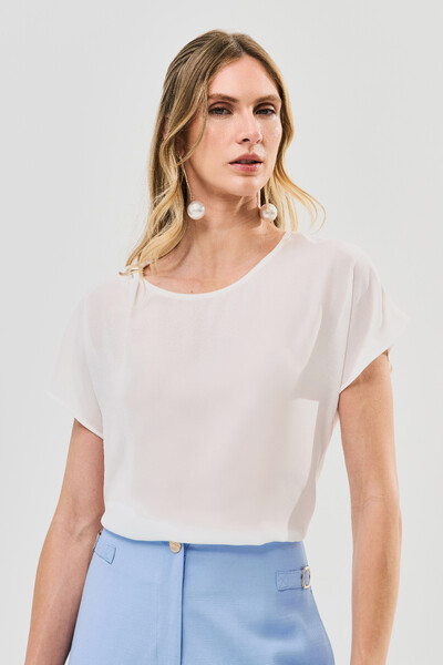 Foto Blusa Manga Morcego Decote Cut Out Gold