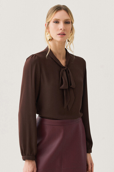 Foto Blusa Manga Longa Punho Gola Dobrada de Laço