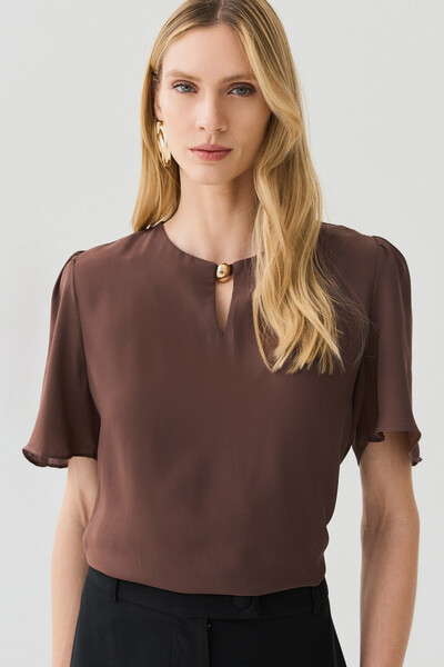 Foto Blusa Manga Evasê Decote Vazado Gold