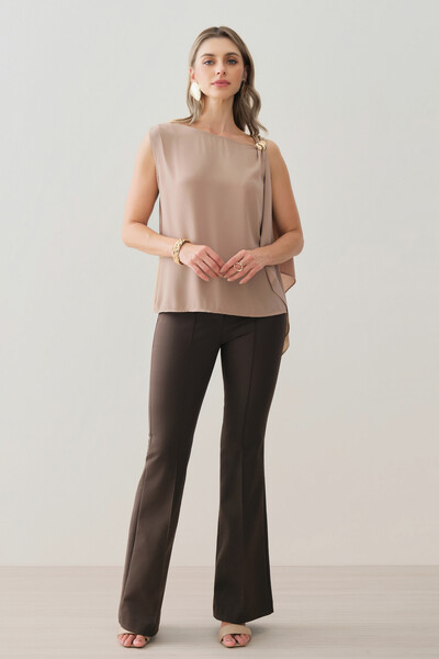 Foto Regata Assimétrica Ombro Esquerdo Faixa Gold Pregas Ombro Direito