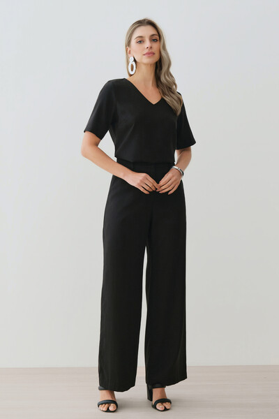 Foto Conjunto de Alfaiataria de Blusa Decote V e Calça Wide Leg