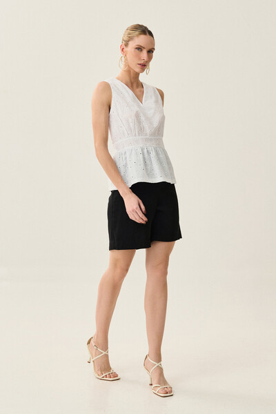 FotoRegata de Laise de Algodão Acinturada Recorte Decote V