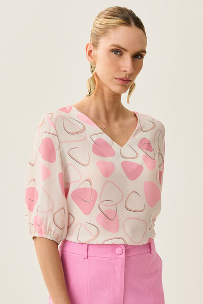 Foto Blusa Abstrata Triângulo Manga 3/4 Elástico Decote V