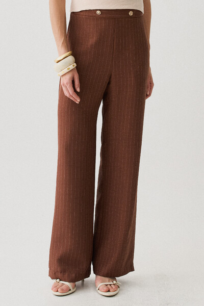 Foto Pantalona Slim Risca de Giz Botões Gold