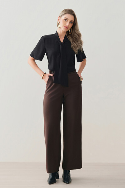 FotoBlusa de Cetim Gola Dobrada de Laço