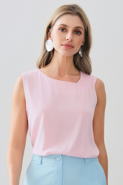 Foto Regata Assimétrica Decote V Ombro Pregas