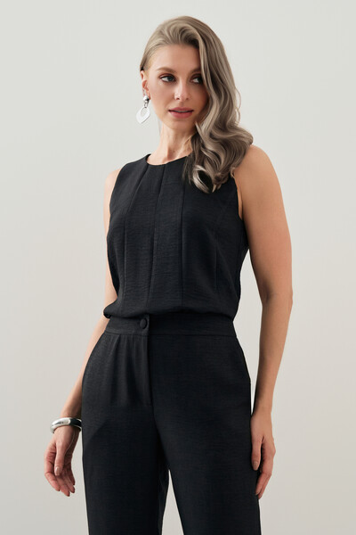 FotoConjunto de Regata Recortes e Calça Reta Botão Forrado