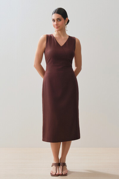 Foto Vestido Midi Regata Decote V Recorte