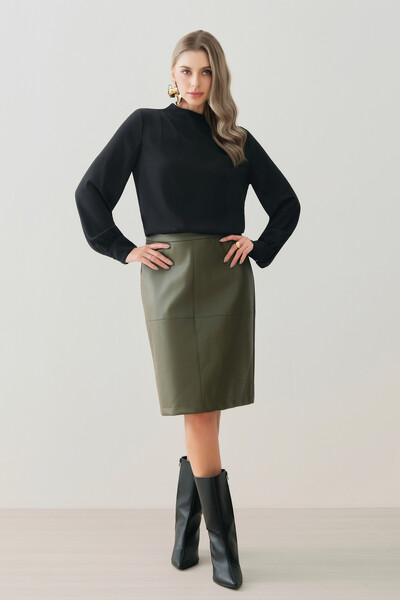 Foto Blusa Assimétrica Manga Longa Punho Double Gola Careca Baixa Ombro Direito Pregas Double