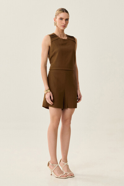 Foto Conjunto de Linho de Blusa Regata Ombro Pregas e Shorts