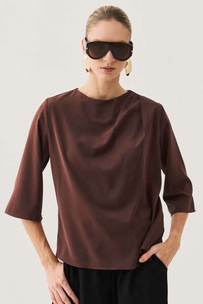 Foto Blusa Assimétrica Manga 3/4 Pregas Ombro Esquerdo