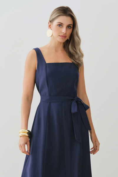 FotoVestido Midi de Alça Larga de Alfaitaria Decote Quadrado Recortes Cinto