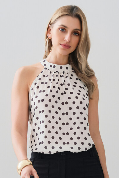 Foto Regata Frente Única Poa Gola Baixa