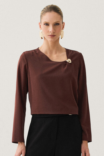 Foto Blusa Decote V Assimétrico Gold