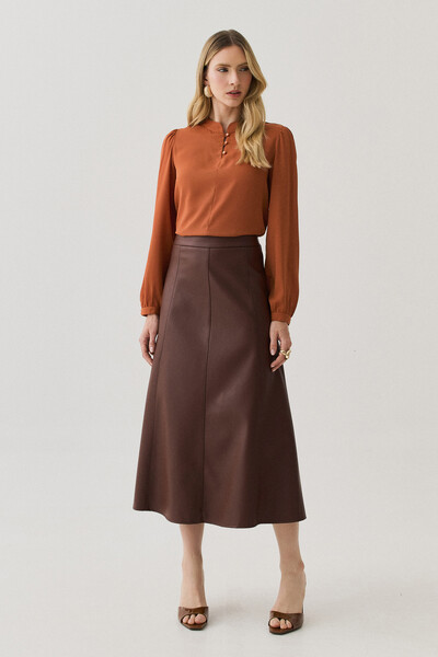 Foto Blusa Manga Longa Punho Gola Baixa Mini Botões Triple