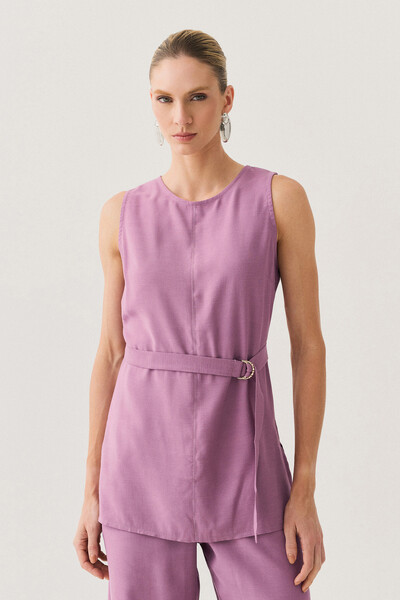 Foto Conjunto de Alfaiataria de Regata Recorte Cinto Fivela