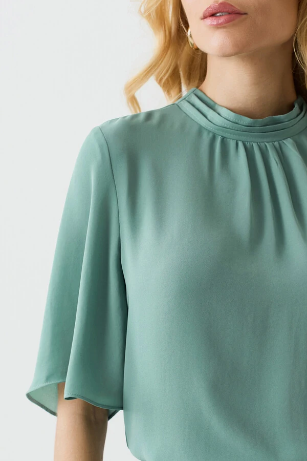 Blusa Manga Evasê Gola Baixa Pregas Triple Franzido