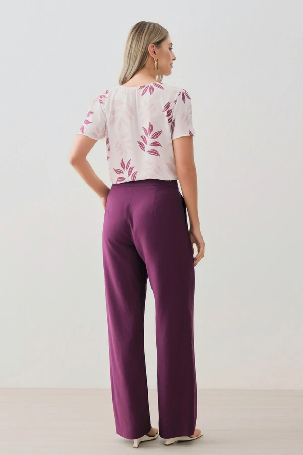 Blusa Folhagem Manga Evasê Decote Vazado