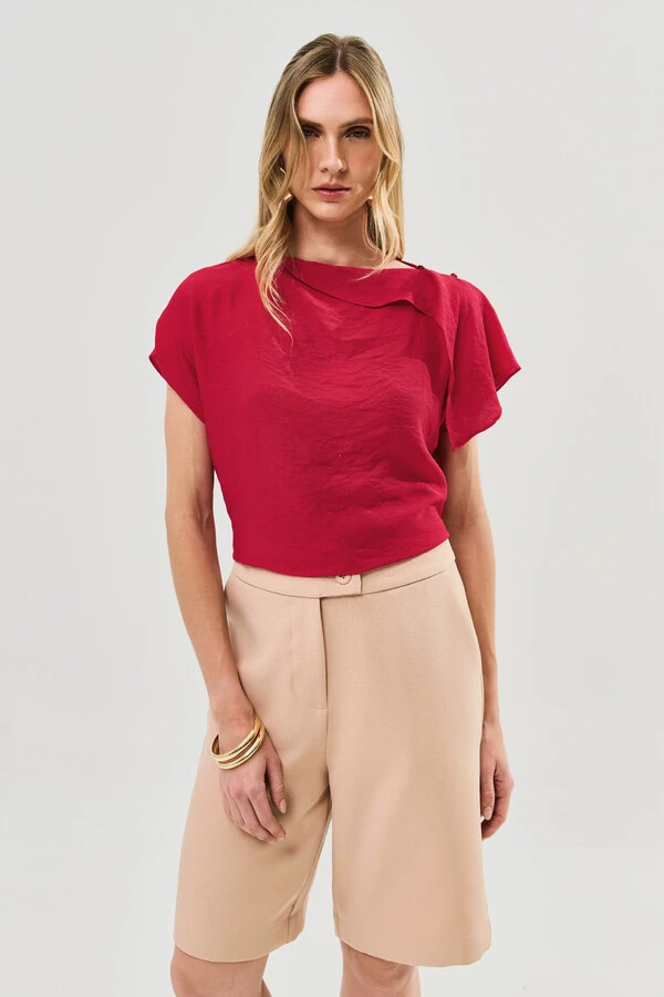 Blusa Assimétrica Manga Morcego Gola Fluida Ombro Gold Double