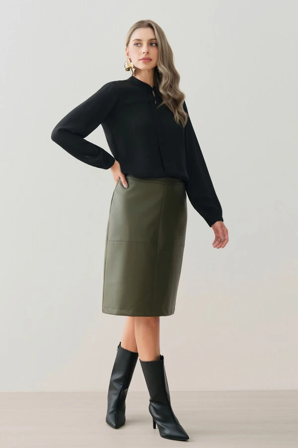 Blusa Manga Longa Punho Gola Baixa Mini Botão Forrado Pregas