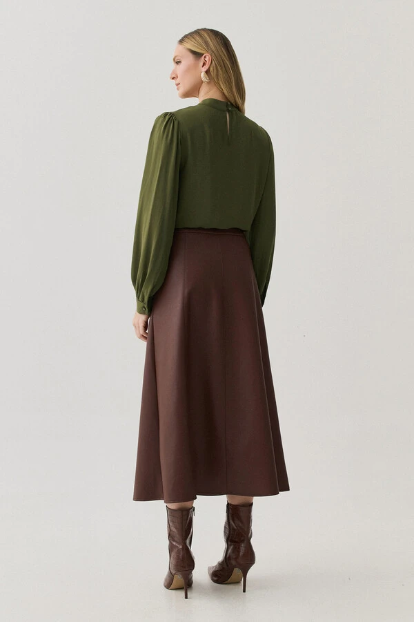 Saia Midi Evasê de Couro Recortes