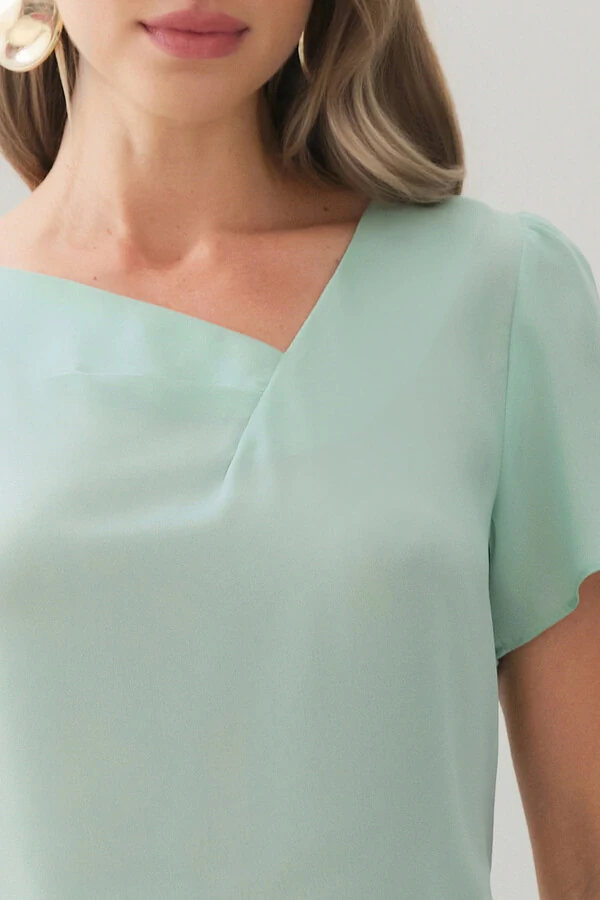Blusa Decote V Assimétrico Pregas