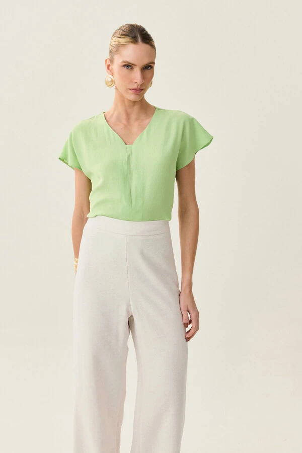 Blusa Manga Morcego Decote V Recorte