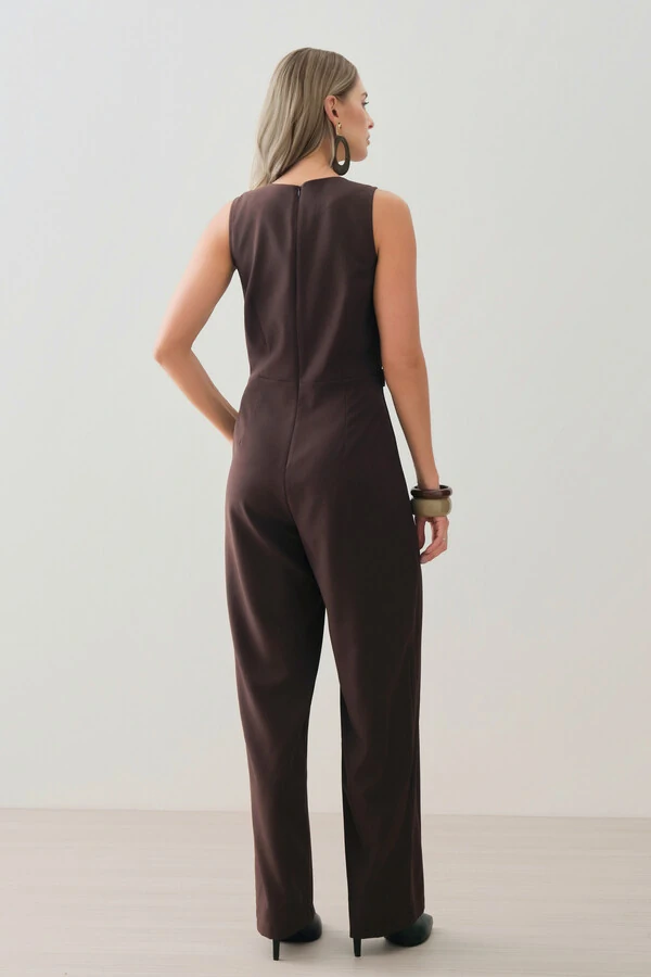 Macacão Regata de Alfaitaria Cintura Martingale Gold