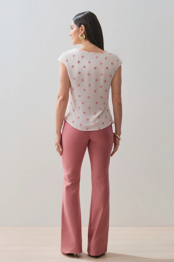 Blusa Assimétrica Poa Sobreposta Lateral Direita Franzida