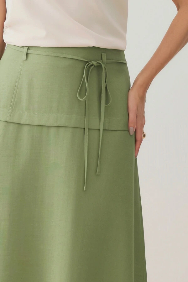 Saia Midi Evasê Prega Passante Cinto Fino