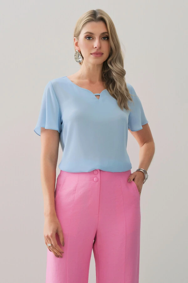Blusa Manga Evasé Decote Cavado