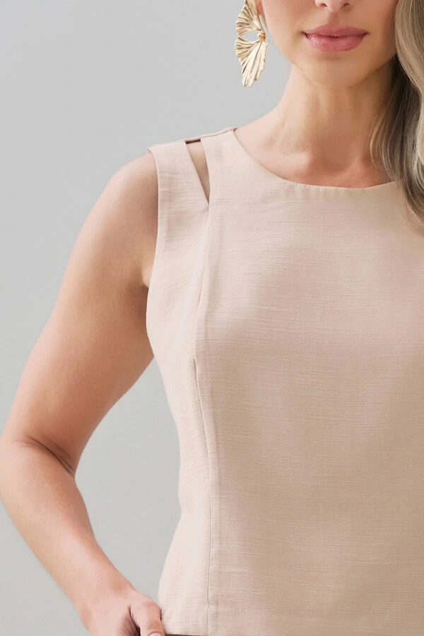 Conjunto de Blusa Regata Crop Ombro Cut Out Recorte e Calça Reta Botão Forrado