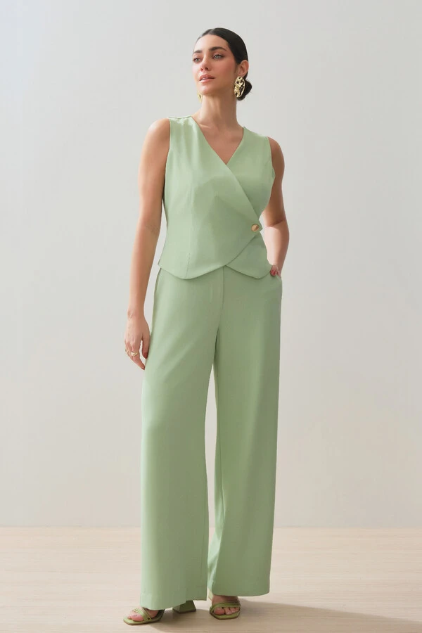Conjunto de Alfaiataria de Colete e Pantalona Gold