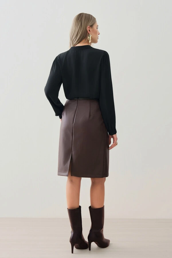 Camisa Manga Longa Punho Gola Baixa Decote v