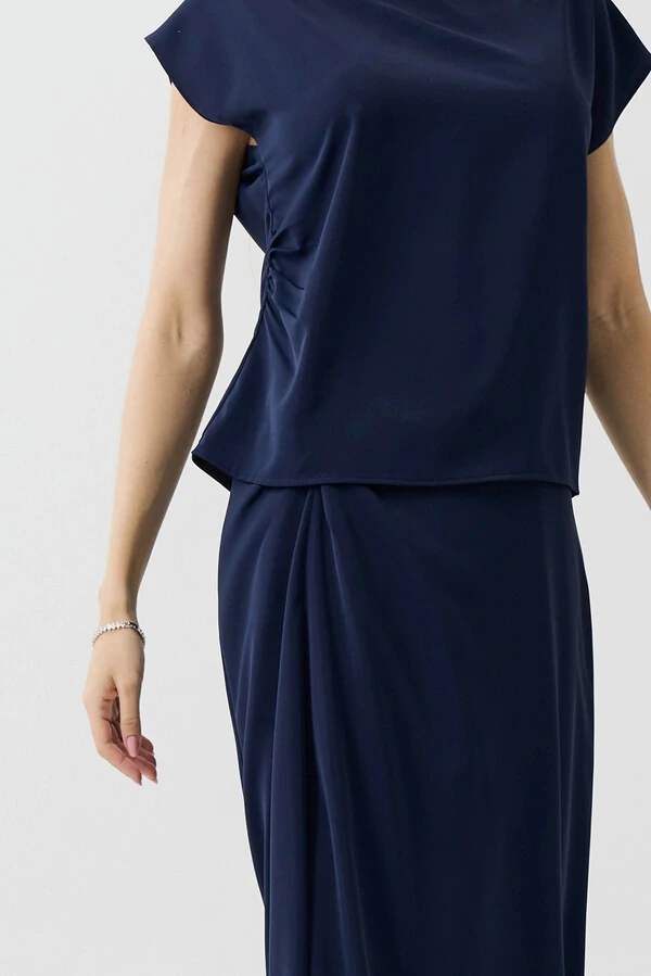 Conjunto Assimétrico de Blusa Manga Morcego Pregas Drapeada Saia Midi Evasê Drapeada