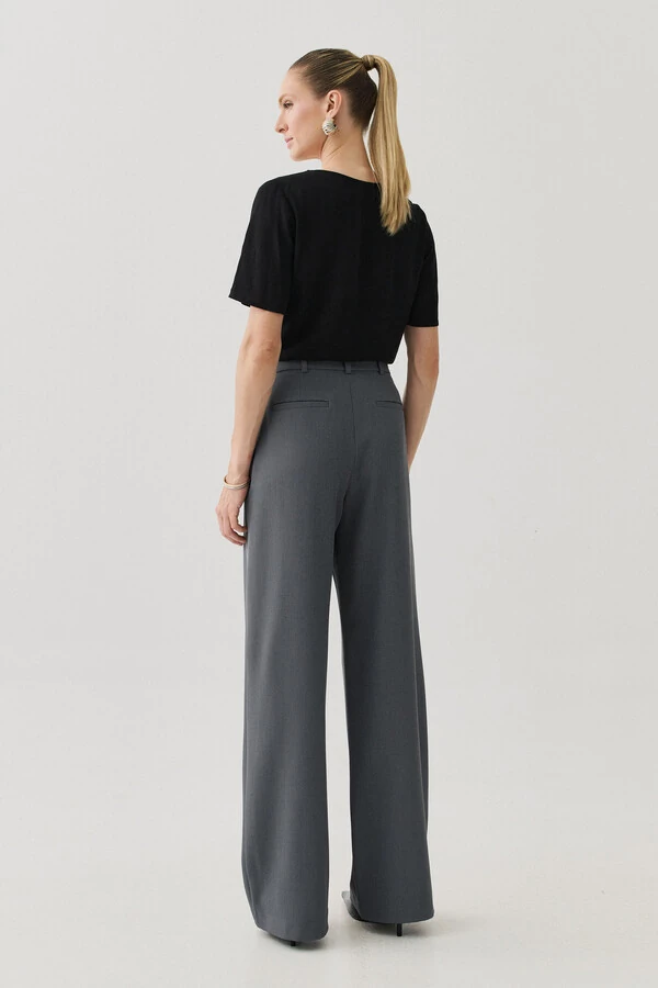 Blusa Decote V Assimétrico Recorte