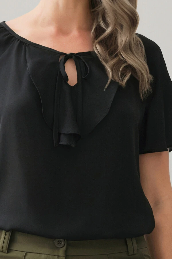 Blusa Manga Raglan Decote Babado Laço
