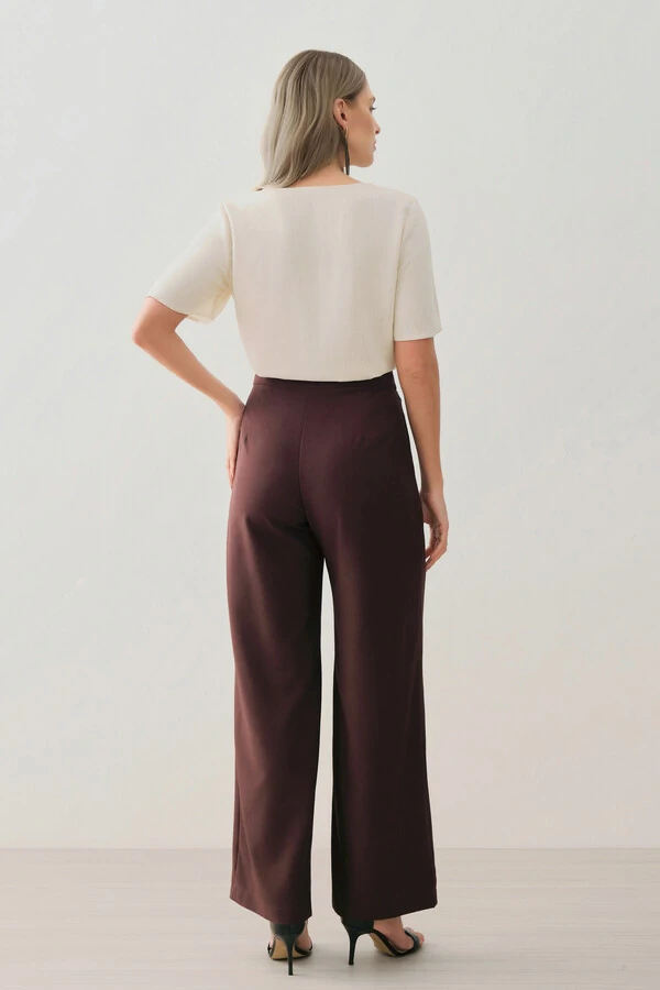 Blusa Decote V Assimétrico Recorte