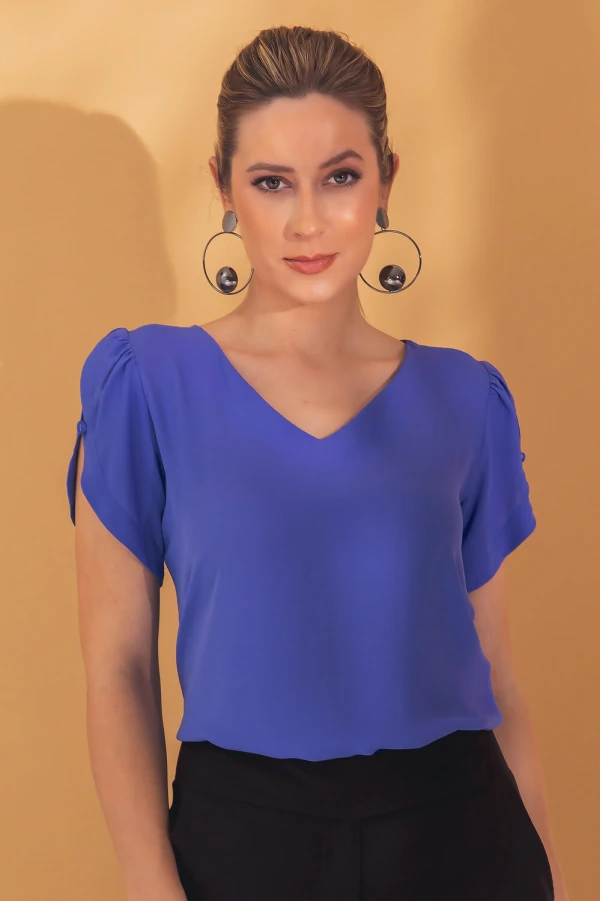 Blusa manga aberta botão forrado
