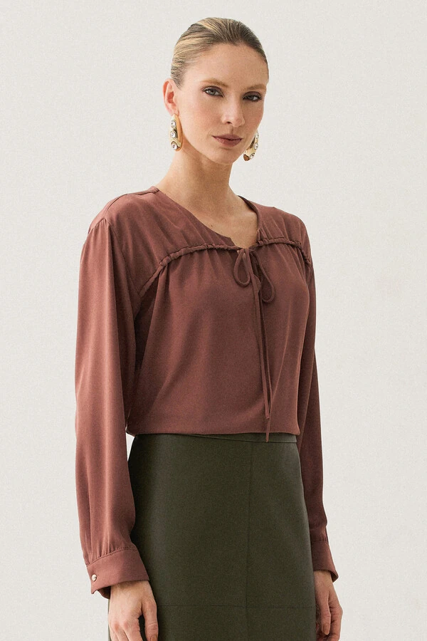 Blusa Manga Longa Punho Gold Decote Cavado Laço Puxante