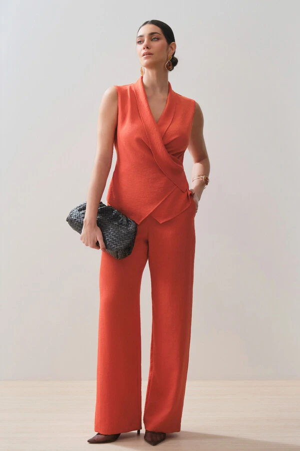 Conjunto de Colete Gola Smoking e Pantalona Slim