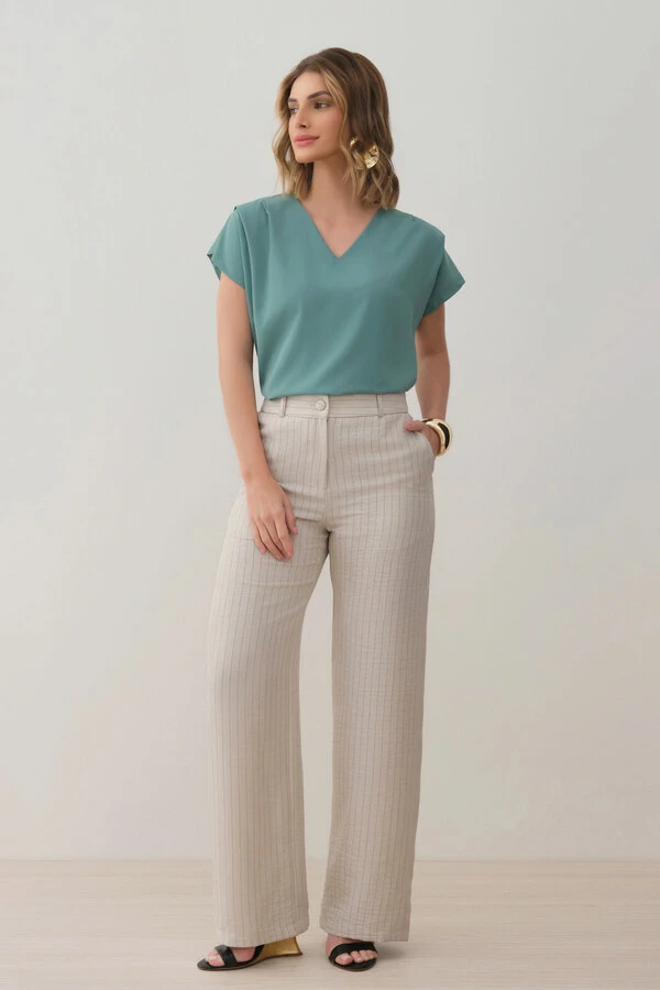 Pantalona Slim Risca de Giz Botão Forrado