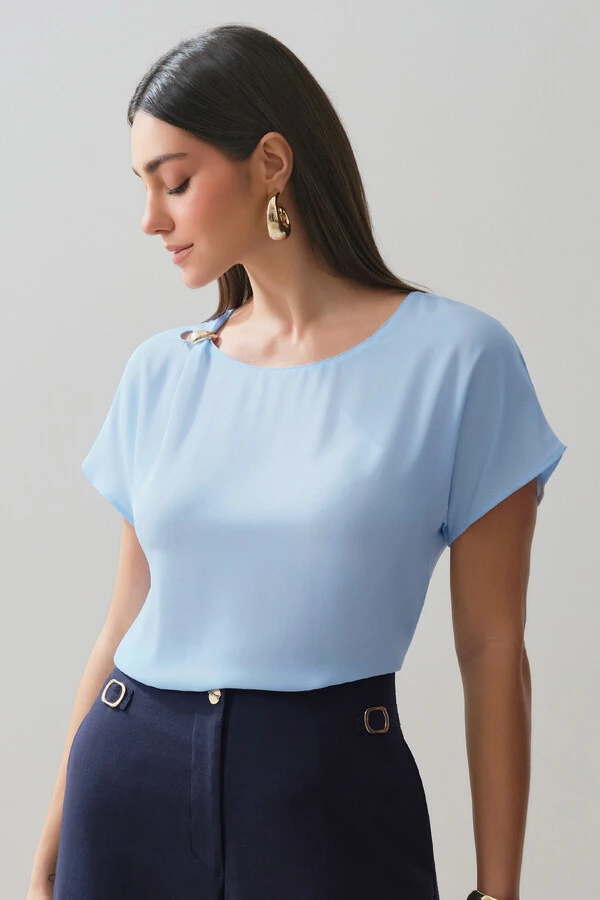 Blusa Manga Morcego Decote Cut Out Gold