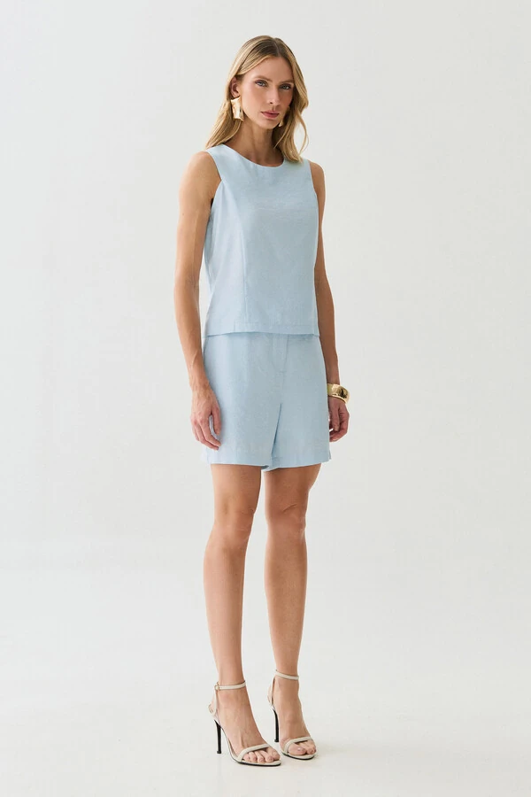 Conjunto de Blusa Regata Recorte e Shorts