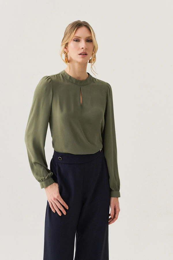 Blusa Manga Longa Punho Gola Baixa Vazada Gota