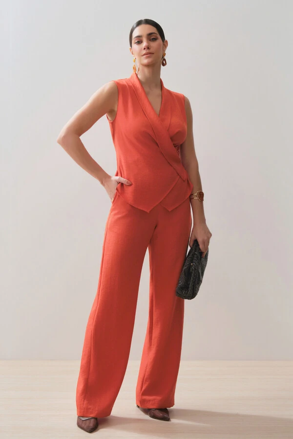 Conjunto de Colete Gola Smoking e Pantalona Slim