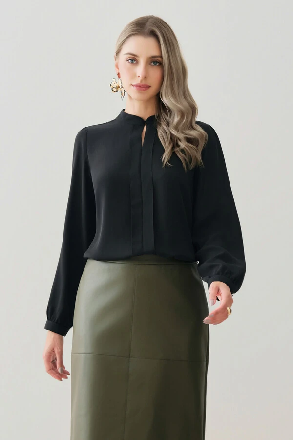 Blusa Manga Longa Punho Gola Baixa Mini Botão Forrado Pregas